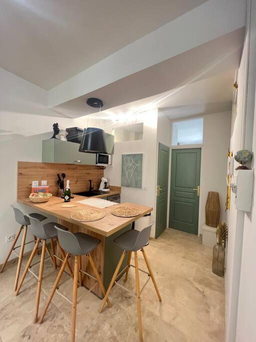 1 Intra-muros Avec Jardin Apartment Avignon