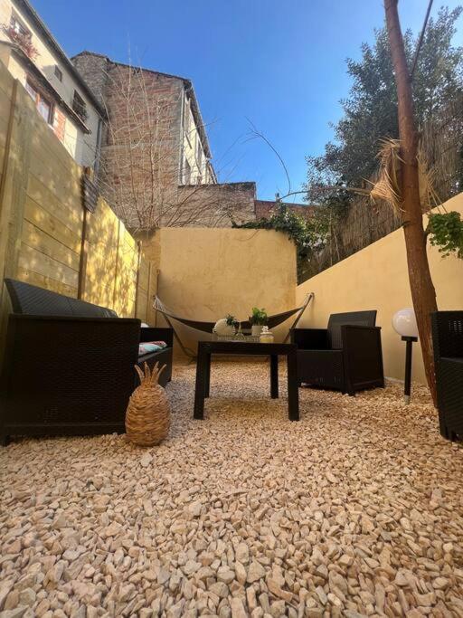 1 Intra-muros Avec Jardin Appartamento *